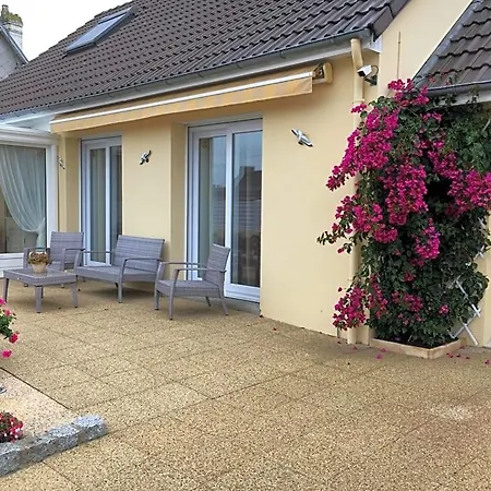 La Maison S'apelle Le P'tit Nid B&B 그랑빌