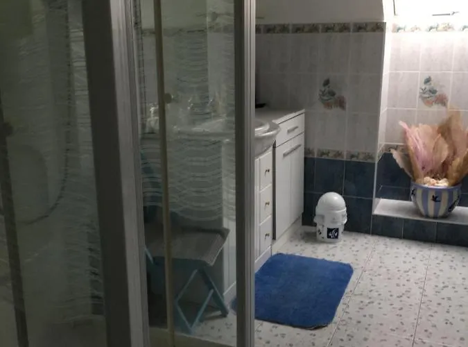 Bed and Breakfast La Maison S'apelle Le P'tit Nid Γκρανβίλ